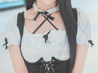 裸足写真合集，Bomi(普美)的最新动作，是为了走得更轻松！