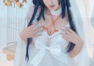 从Luisa_零纱的御姐高清图包里，我好像找到了新爱的眼光。