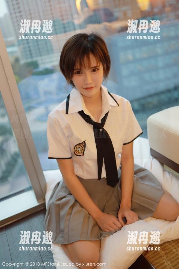 MFStar模范学院 - Abby王乔恩的泳池美图，光是水波的荡漾就已经足够打动人心了