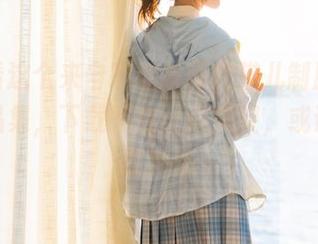 试试看这个来自喵糖映画的猫儿制服jk少女作品集，下载不会让你失望，或许还有意外哦