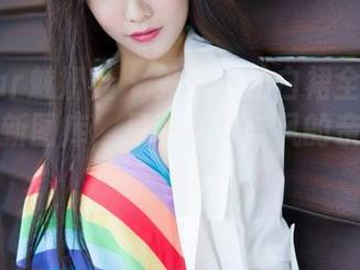 MiStar魅妍社 – 关思阳的白裙全靠气场！来最新图库，见证裙子与风的亲密互动！