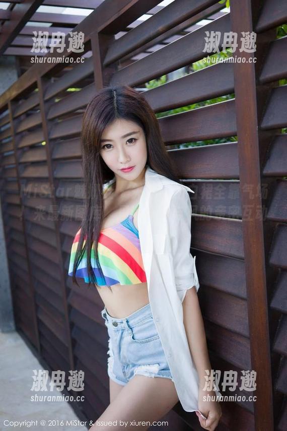 MiStar魅妍社 - 关思阳的白裙全靠气场！来最新图库，见证裙子与风的亲密互动！