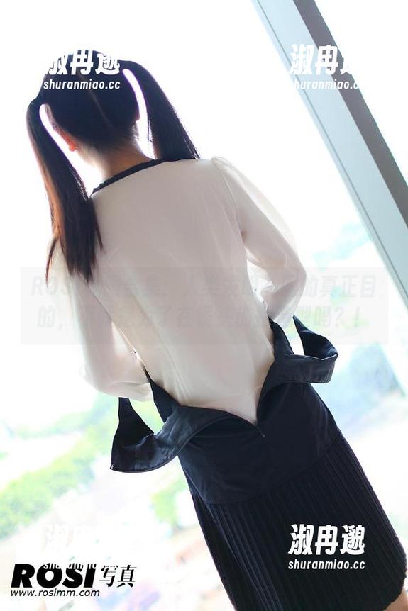 ROSI礼服合集:人类发明礼服的真正目的,不就是为了在镜头前摆造型吗?! ROSI礼服合集:人类发明礼服的真正目的,不就是为了在镜头前摆造型吗?!