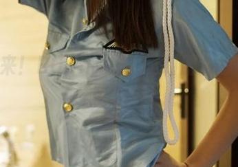 蹦跶起来！ROSI的嫩学妹制服分享，青春就是狂欢
