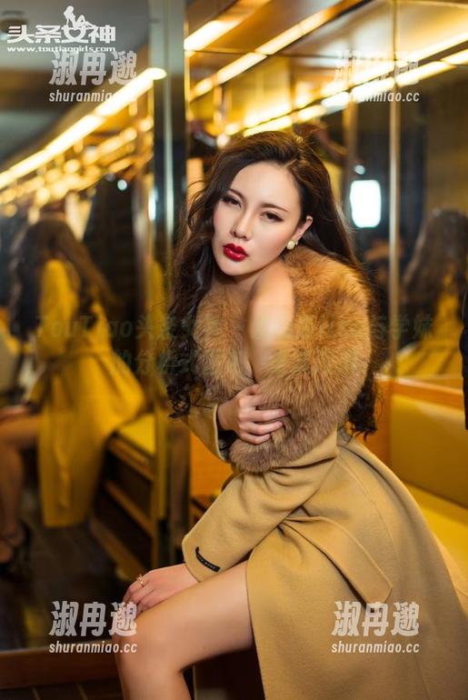 TouTiao头条女神 - 爱丽莎lisa与学妹的分析式图包，谁能理解