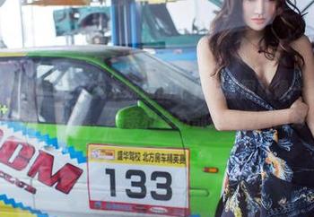TuiGirl推女郎 – 有人说木婉晴的比基尼套图就像一锅春夏交替的混搭，光线、线条和姿态都处理得刚刚好。