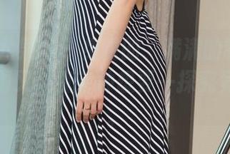 UGirls尤果网 – 免费的、满满的制服诱惑，孟思雨又让我有种想要一探究竟的冲动。