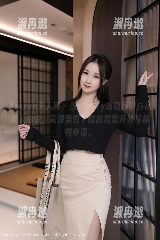 Xiuren秀人网 - 当Lovely璐璐身穿白裙映入眼帘，高清美图下的我默默开始写模特申请。