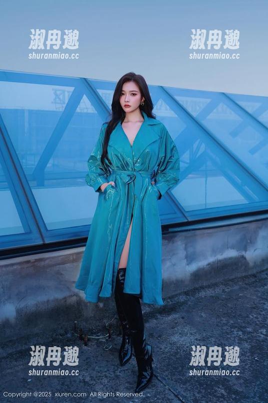 Xiuren秀人网 - 新鲜出炉的俞夕梦短裙图包！美女与裙子的快乐合唱，我忍不住想打个节拍！