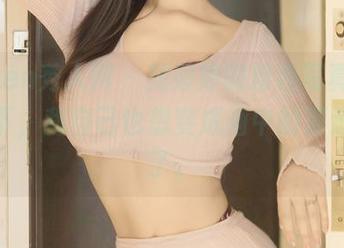 Xiuren秀人网 – 刘婷婷的粉色写真，恍惚一下，我自己也想变成画中的那道风景了。
