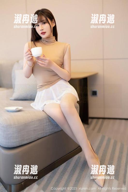 Xiuren秀人网 - 小小白思宜在夏日里撒野的写真，你敢来比拼吗？