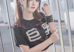 眼镜穿搭的高清图集，Yoko宅夏教你怎么在家也能时髦