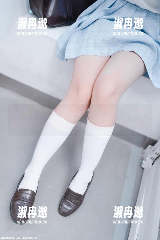 lovely呆玄的吊带写真：不按常理出牌，就问你还敢不敢？全套拿走，原图自取！