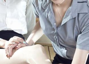 丽柜 – 美腿纵然好看，但潘潘的精选写真集却蕴藏了更多…