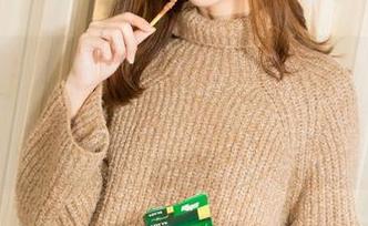 克拉女神 – 在时尚与性感的边缘，芊芊的写真福利好像一阵清风，自拍界的风向标。
