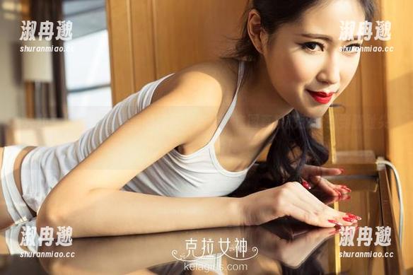 克拉女神 - 静宜最新的裸足全方位，套图直接把我吸引到脚趾尖了，哈哈！