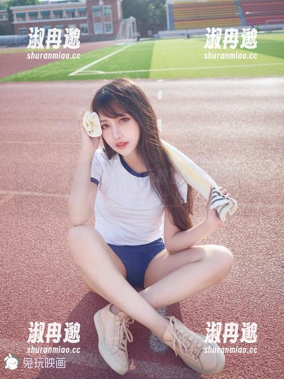 原图总是有套路，兔玩映画的楼梯黑丝，让人想接着往上走