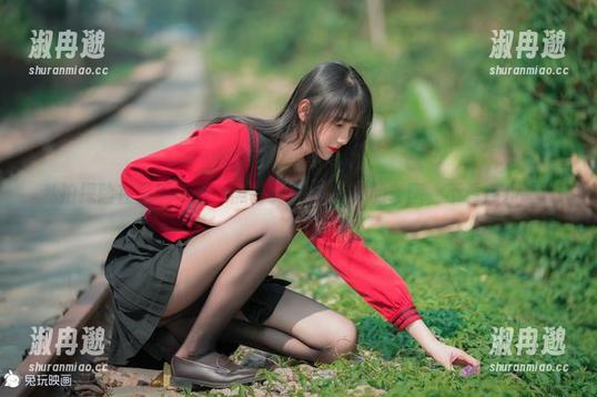 私拍探险在兔玩映画，黑修女与白丝JK的套图，不看点儿啥？