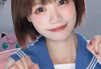 教室里的千反田鹿子，图集中怎么都看不够的姿态，虽然说是无圣光，但那份洒脱真让人难忘。