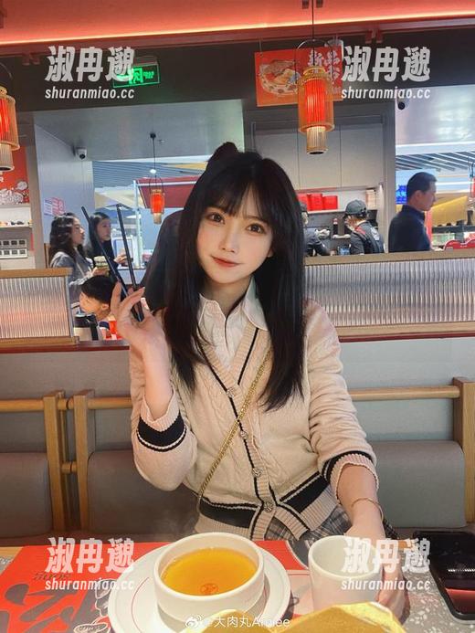 大肉丸Amiee旗袍高清壁纸，谁忍心错过这样的美丽？