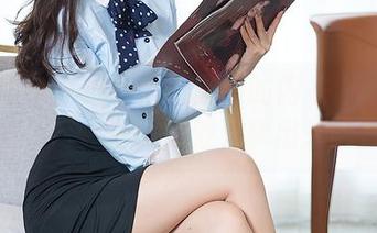 头条女神 – 想带着周思超的内衣原图四处浪，好想把壁纸效果拿出来晒。