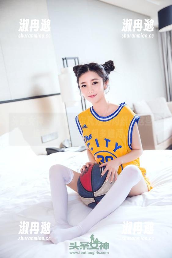 头条女神 - 阿依努尔瓦娅的肉丝：这些精选照片，看了真想多瞧两眼！