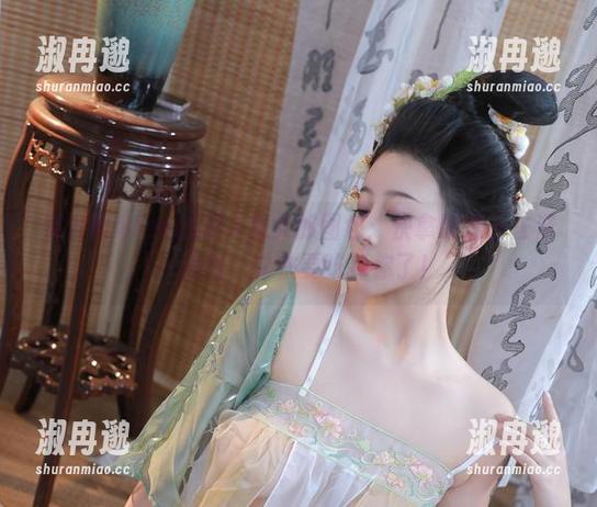 奈汐酱Nice的双人兔女郎图包：快拿眼珠子去洗一洗吧，它快要吃掉你了！