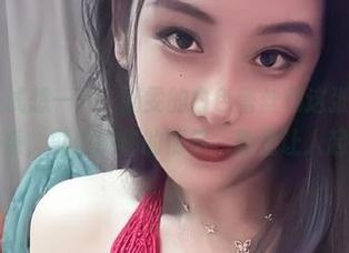 微密圈 – 试想一下，奶雯的白色蕾丝和这张图片之间的关系，就像隐秘的情侣，真是让人起疑。