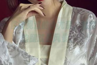 尤蜜荟 – 你没见过的小尤奈，私房写真里的腿就是风景。