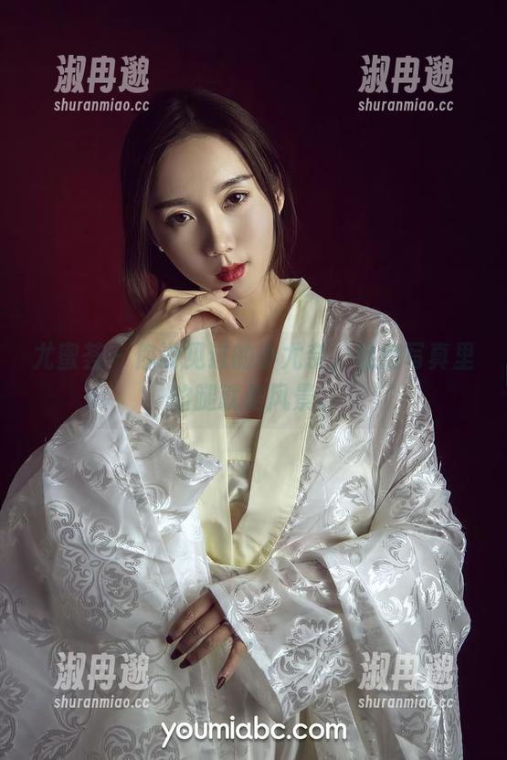 尤蜜荟 - 你没见过的小尤奈,私房写真里的腿就是风景。 尤蜜荟 - 你没见过的小尤奈,私房写真里的腿就是风景。