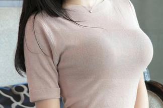 推女神 – 在线展示，看来佟蔓的棉袜也能给人一种小小的反叛感。