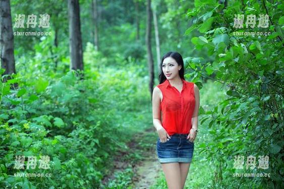 推女郎 - 下载曾水的眼镜写真集：让你体会“这眼神我给满分”！
