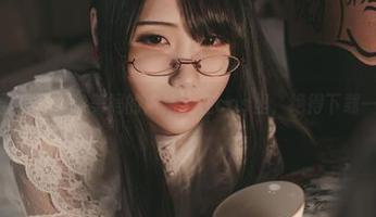 在这雪夜里，晓美妈的魔法全在cos里，绝得下载一波！