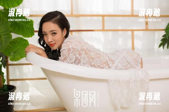 果团网 - 黄歆苑灰丝：原图气质满分，随便一张都能拿去画画！