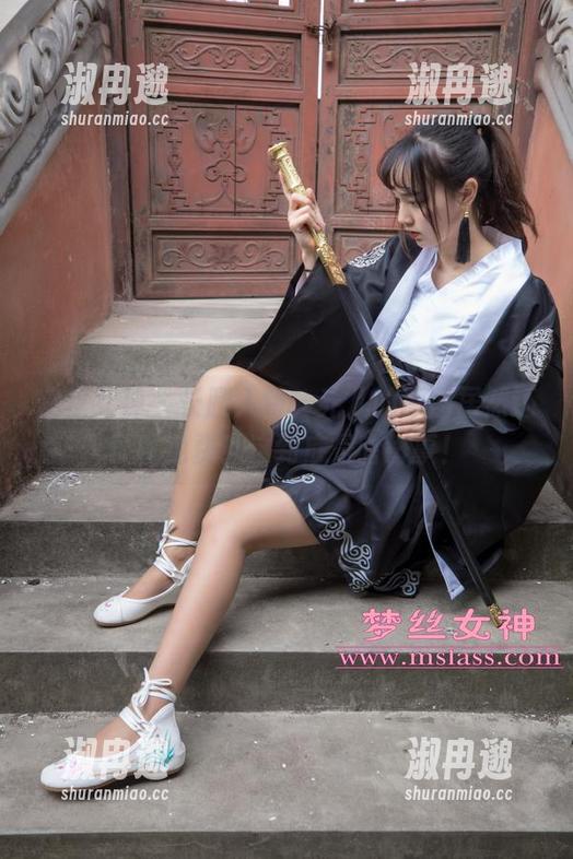 梦丝女神 - 长腿入镜，乔儿的原图居然还可以免费？这到底是啥好事！