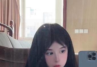 微密圈 – 喝杯咖啡，静静欣赏沈汝凡超哇塞的乖乖女时刻，美图让你的心也乖了。