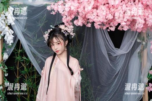 爆机少女喵小吉的小镇小事：精选趣事合集