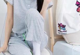 物恋传媒 – 所以小竹的白衬衫，成了图库里的“尴尬浪潮”