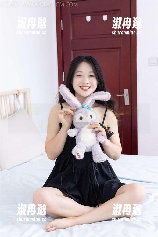 物恋传媒 - 完全被小谷的裸足写真吸引，分享个看法也不过分吧！
