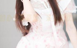 王羽杉的办公新姿势，来免费欣赏写真吧！