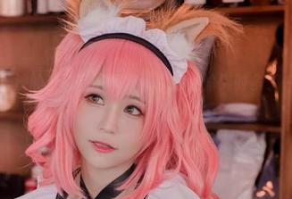下载白神泱的办公室写真集，就像在偷懒时多了一份乐趣！