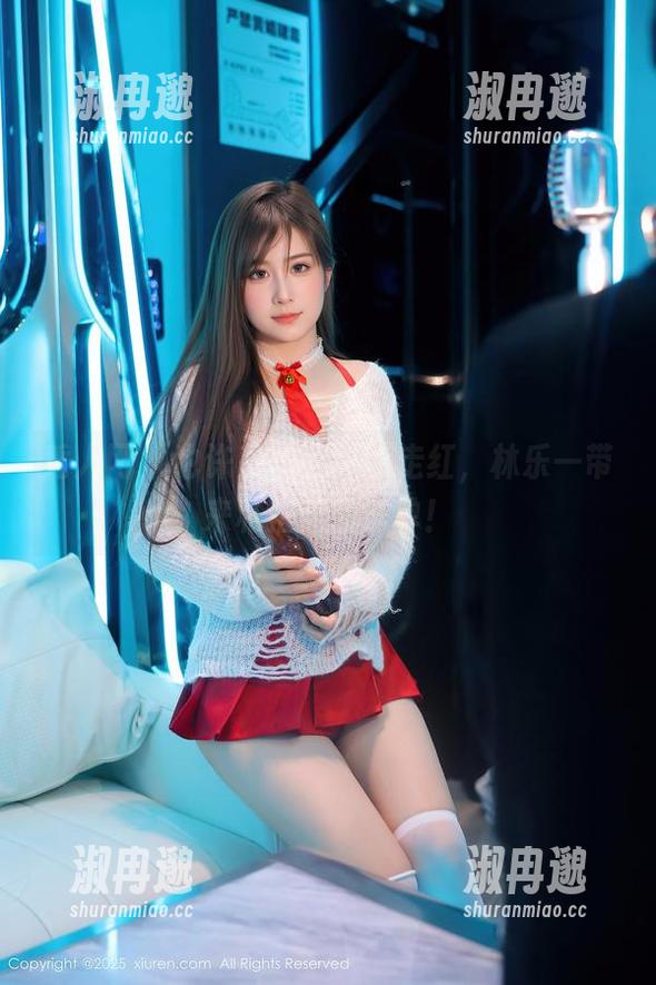 秀人网 - 也许是护士也能走红，林乐一带来私拍美图清单！