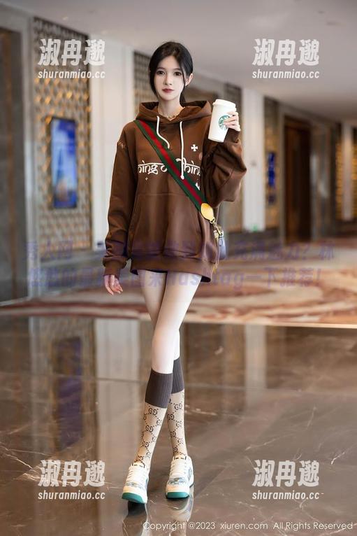 秀人网 - 美脚竟能做到如此充满魅力？林悠悠的最新美图来Hashtag一下推荐！