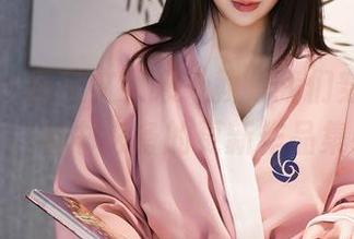 秀人网 – 林文文又来“教”我们穿白衬衫了，秘书必备的更新作品集！