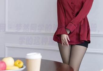 秀人网 – 梦然同学的油亮最新图册，在哪学的这种撩人姿势啊