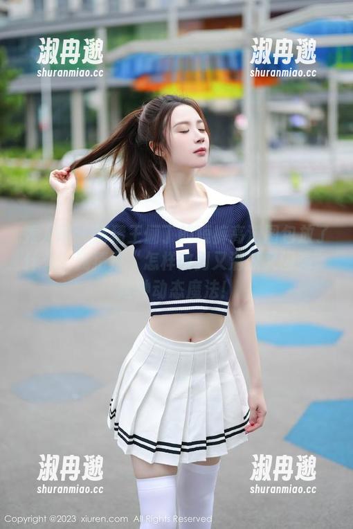 秀人网 - 猜猜王俪丁的短裤高清图包放了什么？我猜是“怎样做到又清凉又闪亮”这种动态魔法！