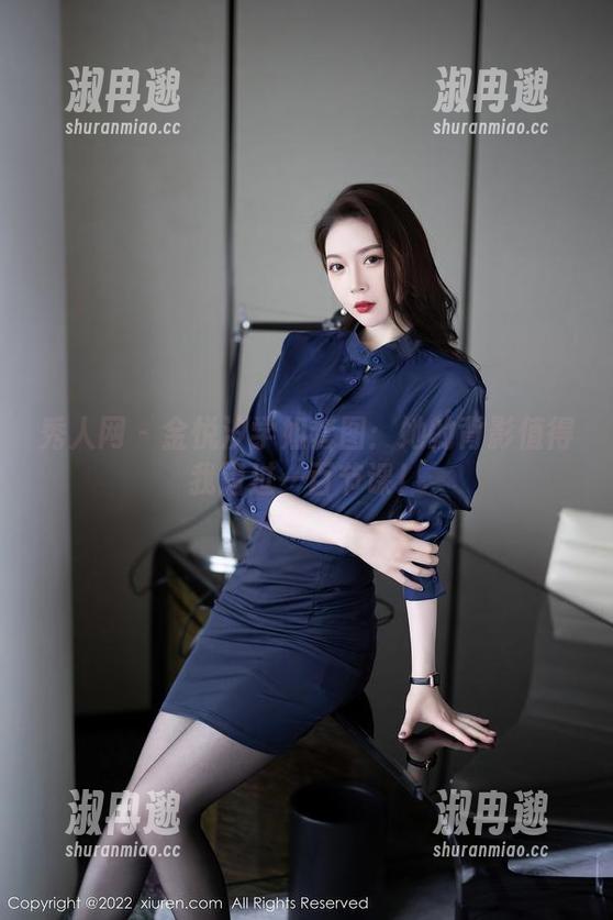 秀人网 - 金悦汐学姐套图：她的背影值得我错过一百节课！