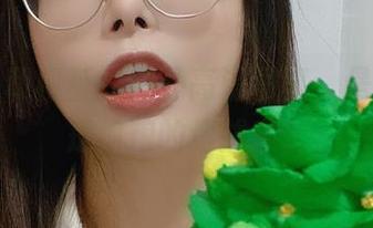 面对秋和柯基的户外高清写真，是便当还是狗粮的选拔赛？