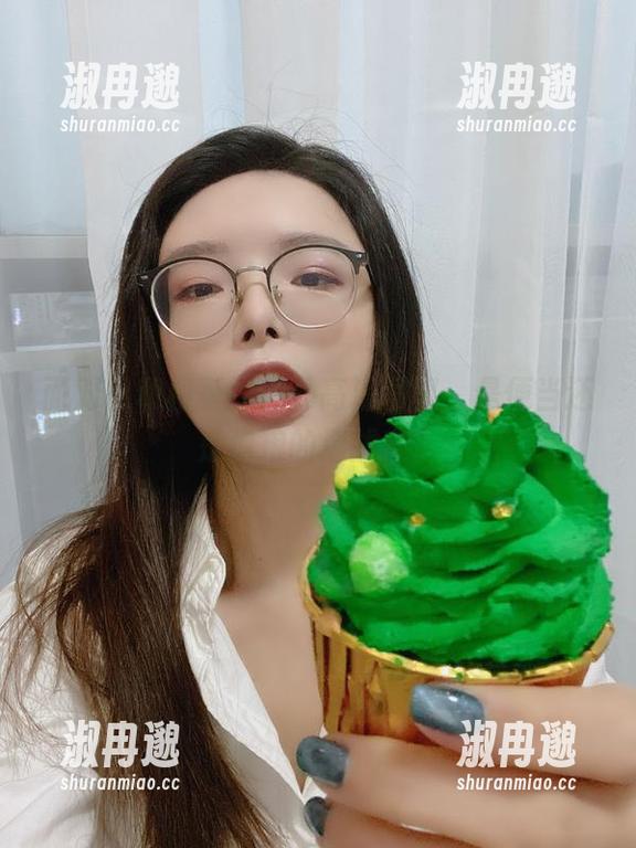 面对秋和柯基的户外高清写真，是便当还是狗粮的选拔赛？