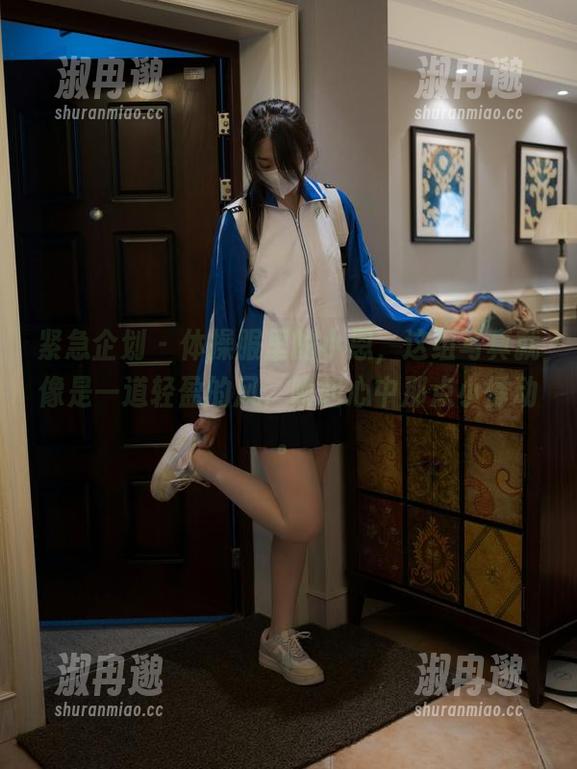 紧急企划 - 体操服里的小恩，这组写真就像是一道轻盈的风，唤起心中那点小悸动。